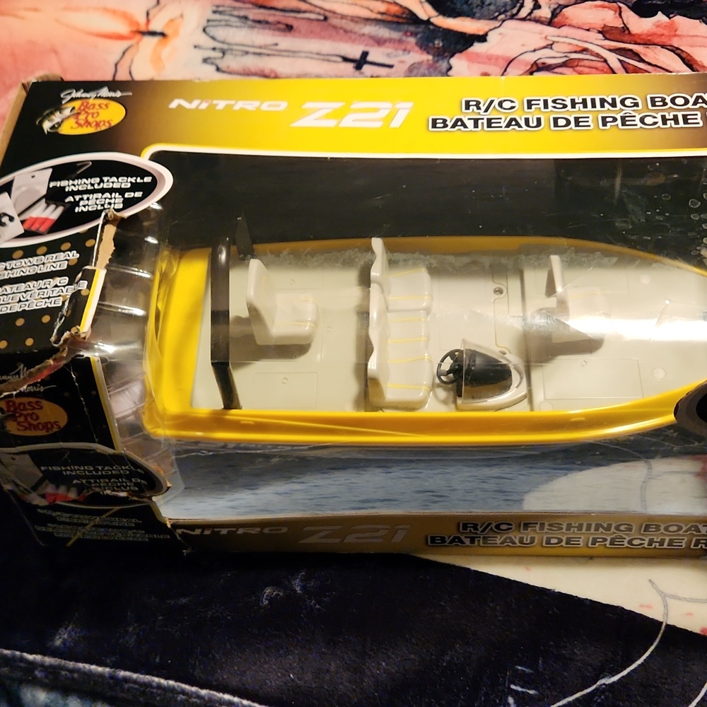 Bass Pro Shops Nitro Z21 RC Boat in Yellow and White